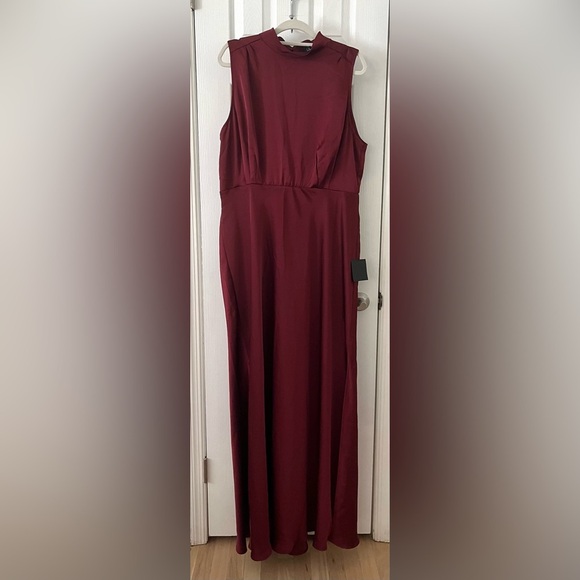 Lulu's Classic Elegance Satin Burgundy Wine Maxi Dress Size 3X - Picture 4 of 7